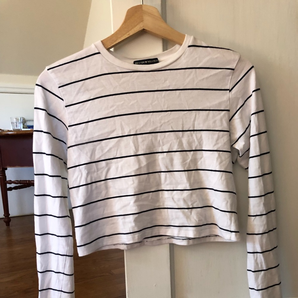 Brandy Melville long sleeved cropped shirt